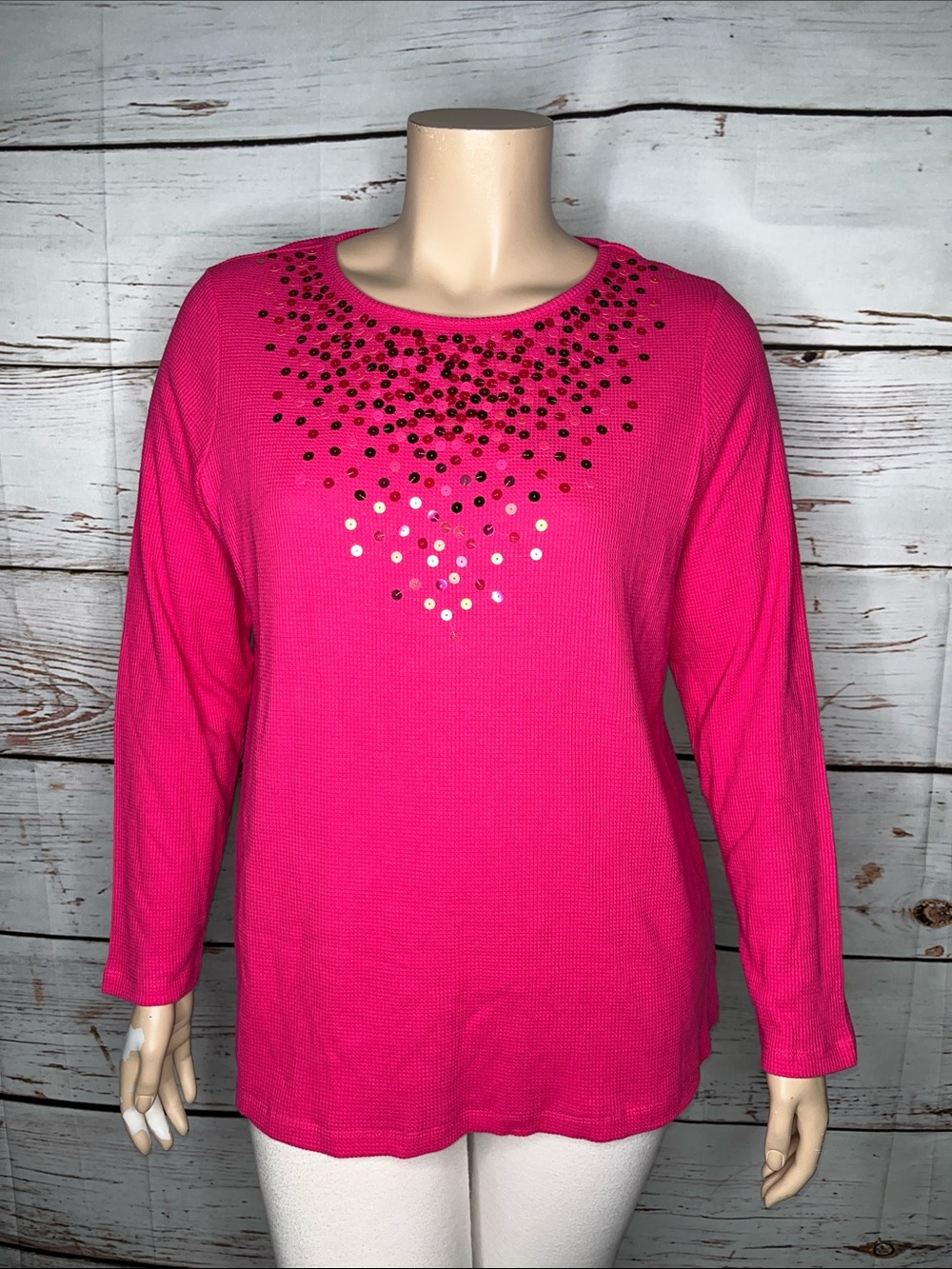 Quacker Factory NWT Size 1X Hot Pink Sequin Embellished Thermal Waffle Knit Top